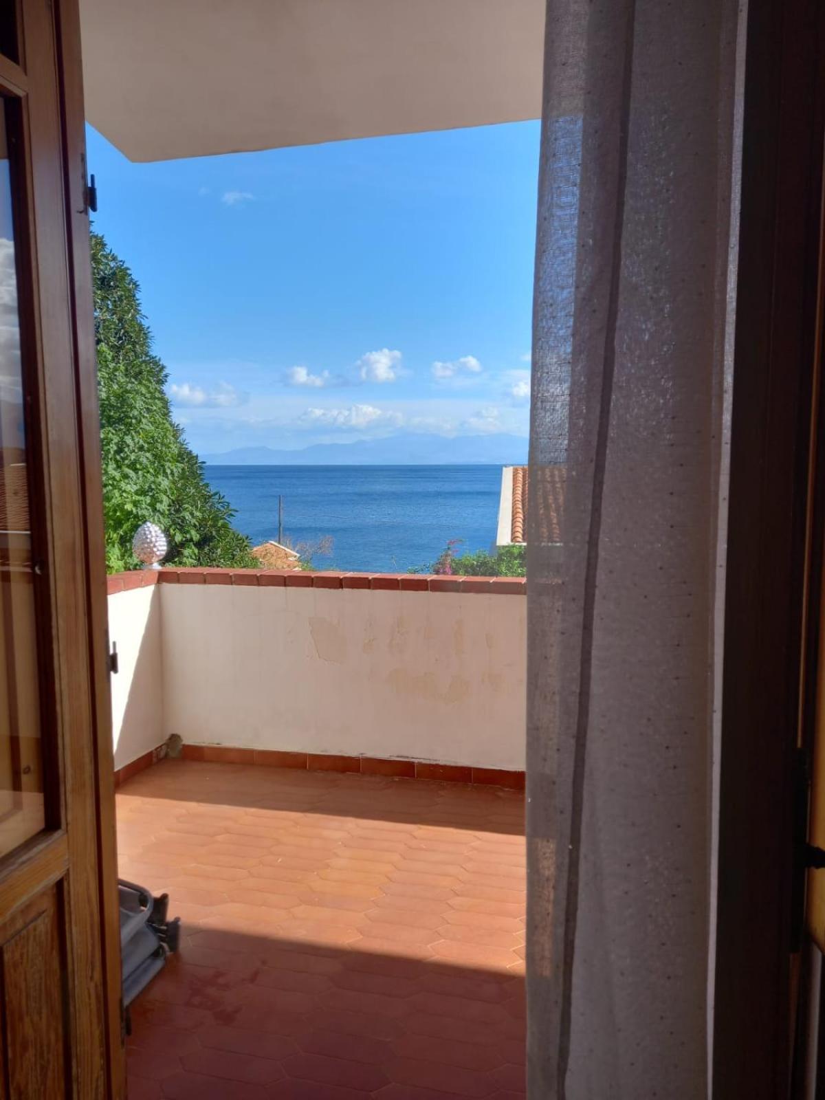 サンタ・フラーヴィア Casa Vacanze Sicilia Bedda Seasideアパートホテル エクステリア 写真
